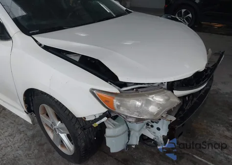 2012 Toyota Camry Se z USA, uszkodzony, nr VIN 4T1BF1FK2CU522093